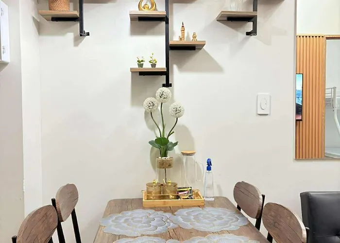 Staycation Close To Naia - 2br With Balcony Aparthotel